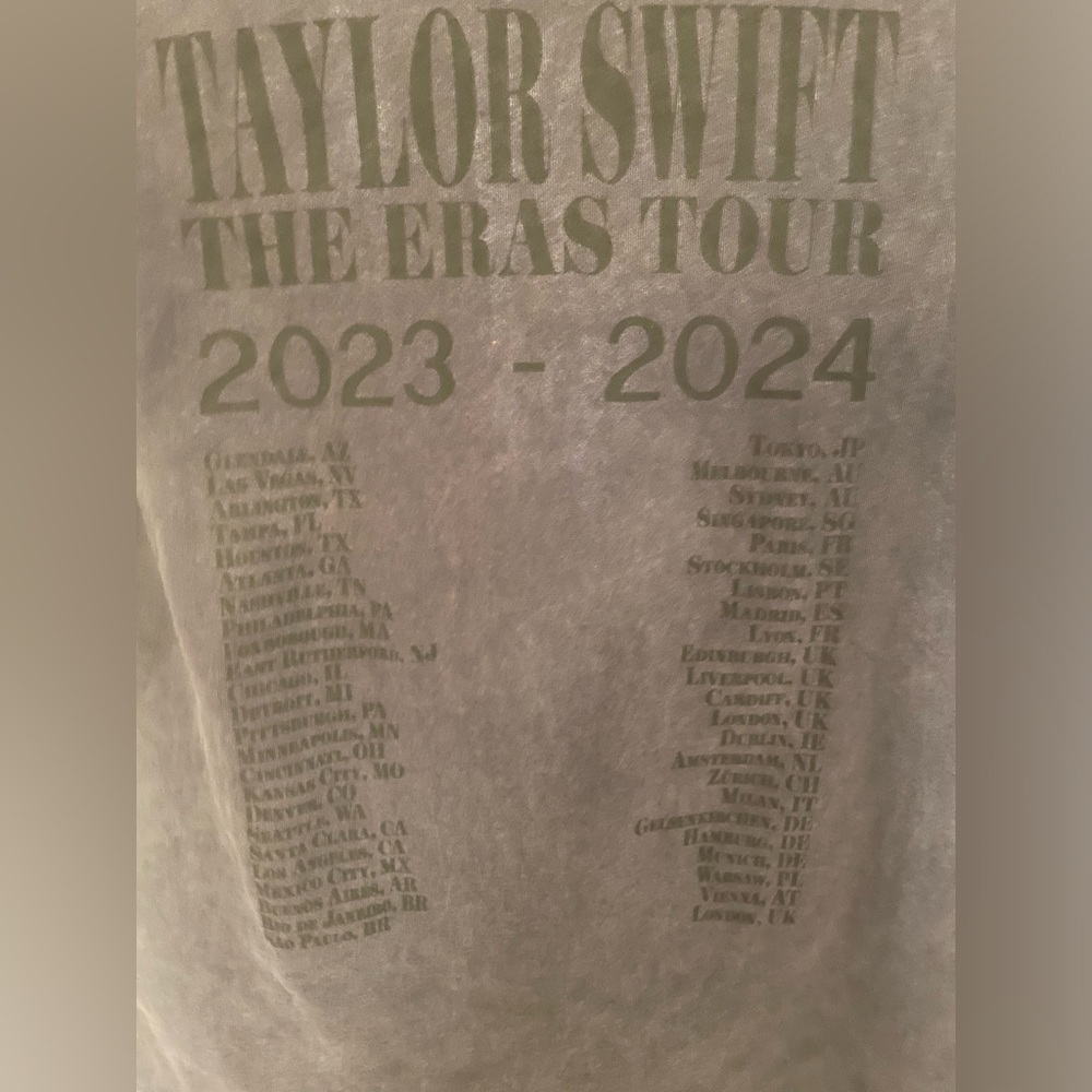 NWOT Taylor Swift Official Merch International Tee Youth Medium - Picture 6 of 6